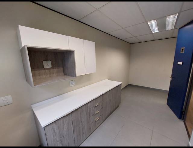 431M² OFFICE TO LET IN BEDFORDVIEW